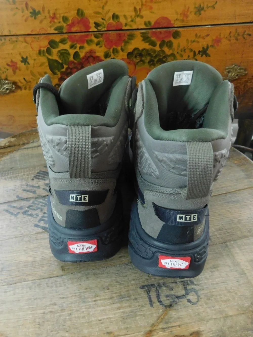 Vans MTE Gore Tex Boots Mens Size 6.5